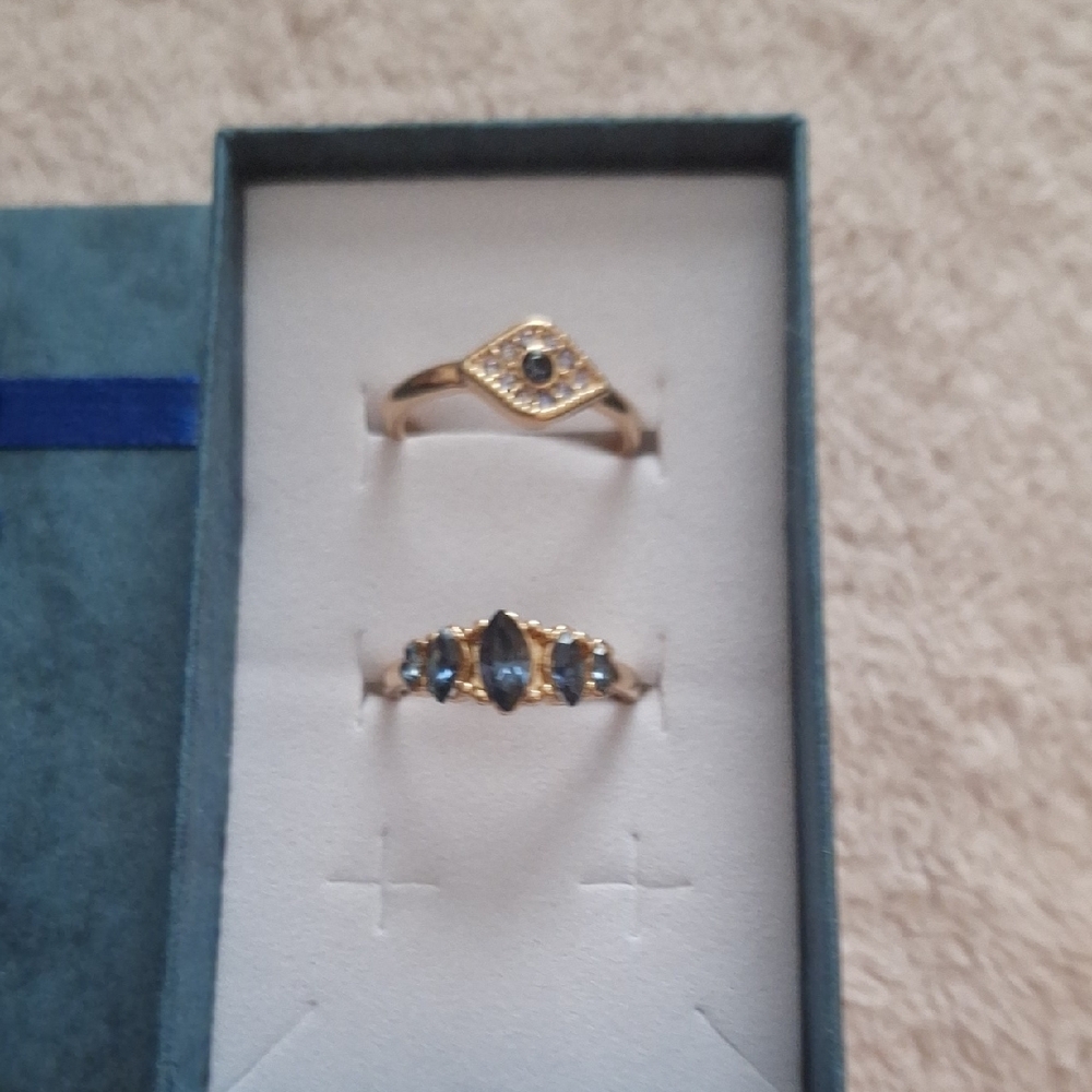 💥Unk Gold and Blue Dainty Ring Set Size 7